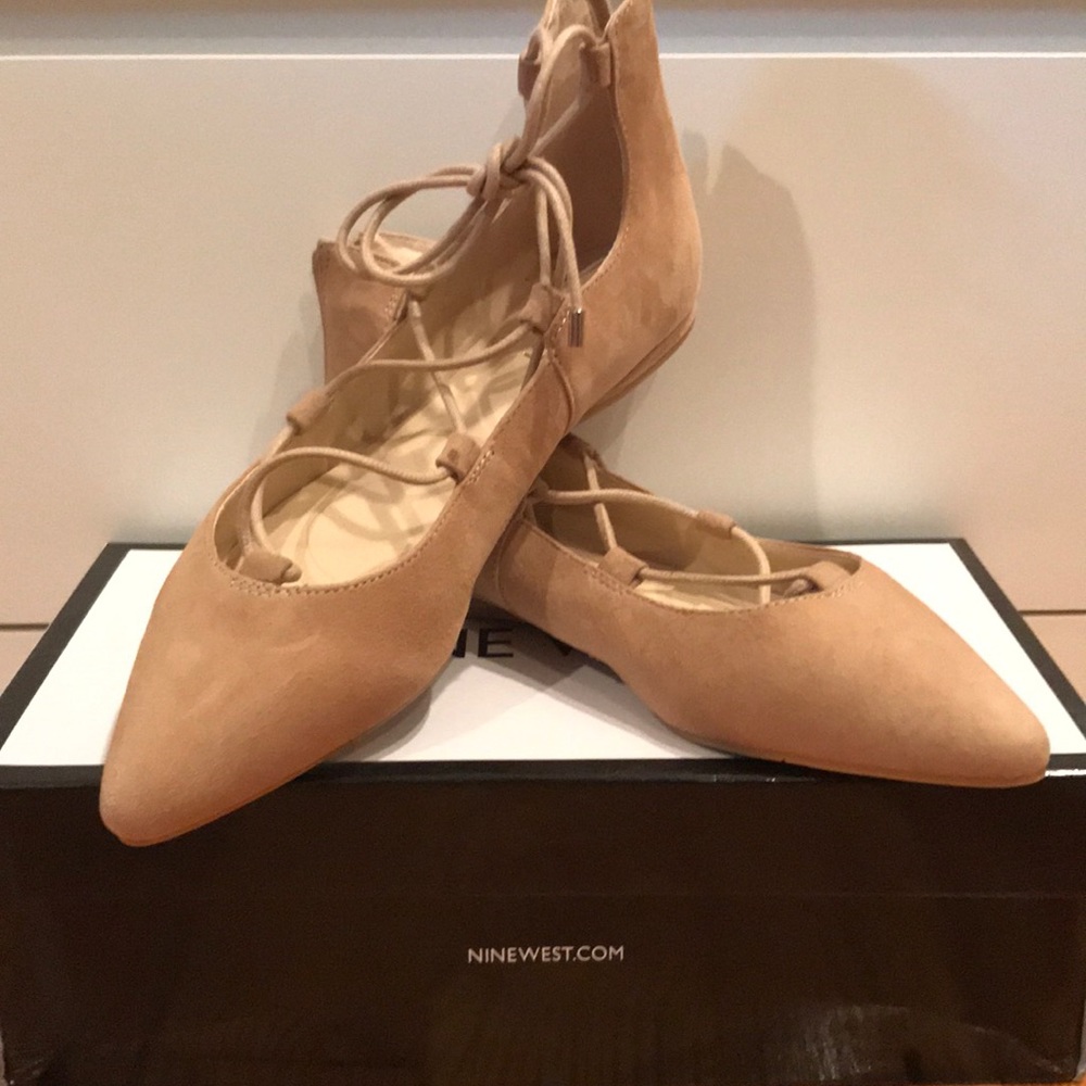 Nine West Shearlucko Nude Flats. Size 8M
